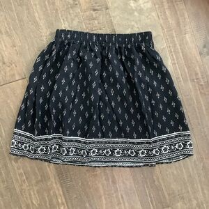 Hollister Black and White Patterned Mini Skirt, Size S